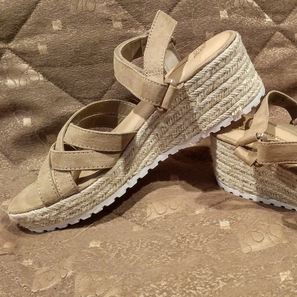 NEW - Wedge Sandal